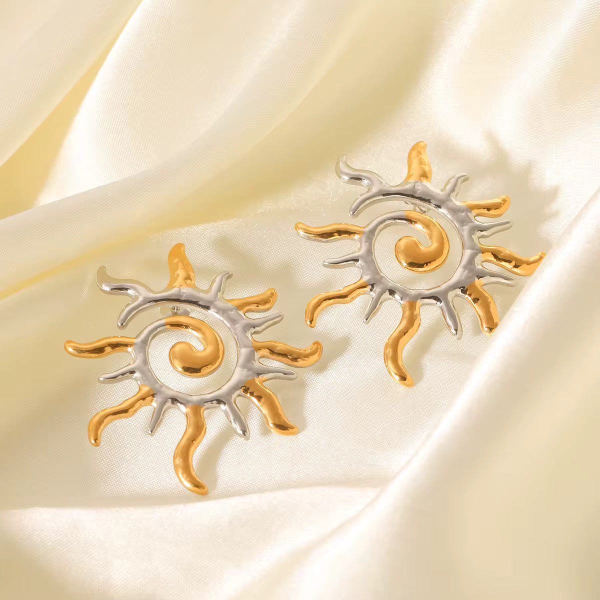 Solecito Earrings